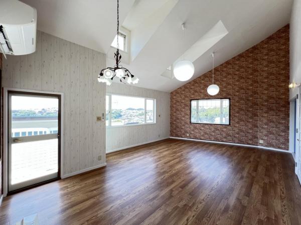 横須賀市小原台 中古戸建 リビングダイニング