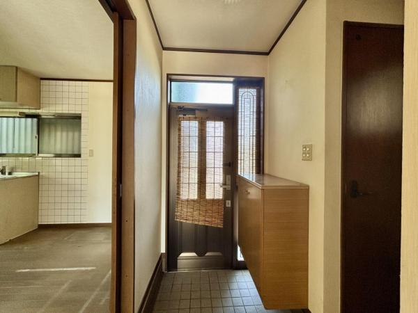 横須賀市船越町８丁目 中古戸建 玄関