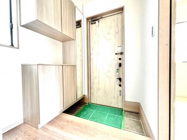 南足柄市狩野 中古戸建 玄関