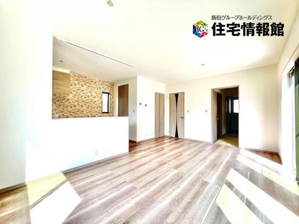 南足柄市狩野 中古戸建 リビングダイニング
