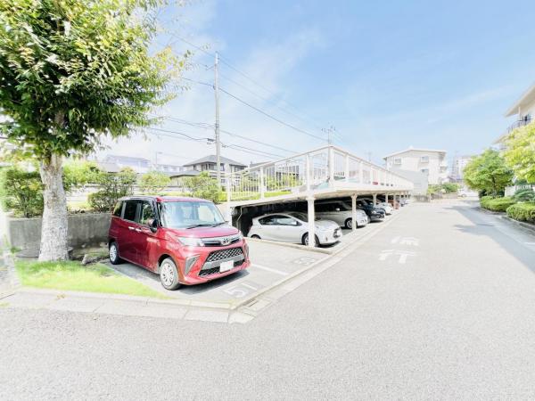 はるのみち公園前団地 敷地内駐車場
