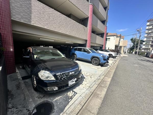 ダイアパレス日野グランステージ 敷地内駐車場