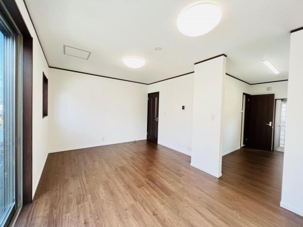 綾瀬市綾西４丁目 中古戸建 リビングダイニング