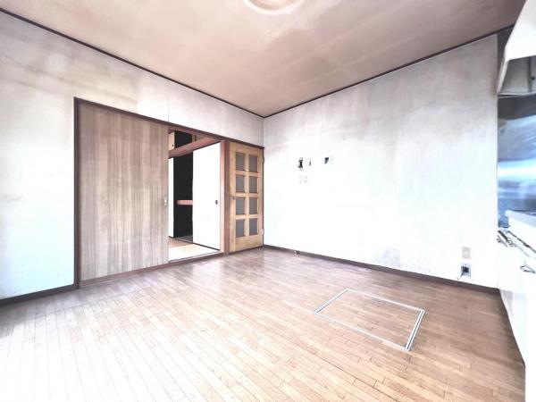 高座郡寒川町小谷３丁目 中古戸建 リビングダイニング