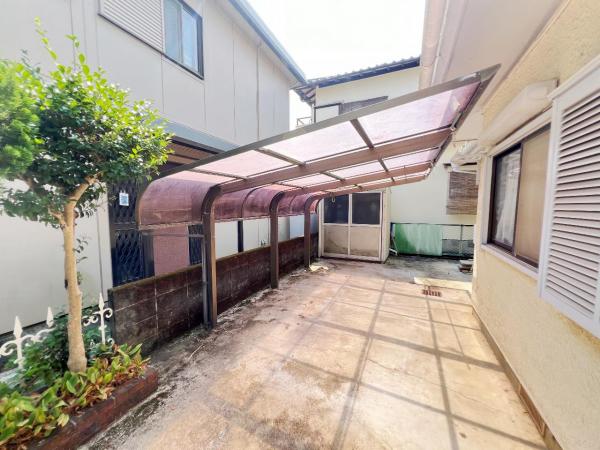 小田原市飯田岡 中古戸建 駐車場