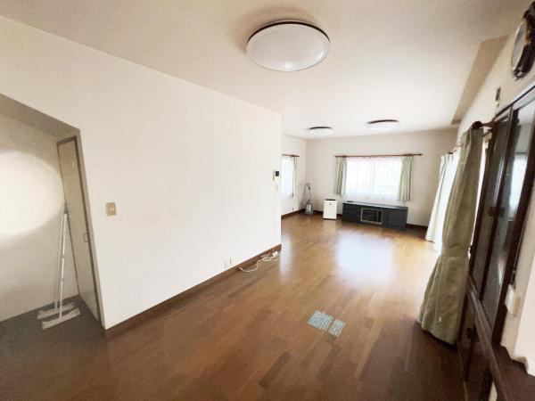 小田原市飯田岡 中古戸建 リビング