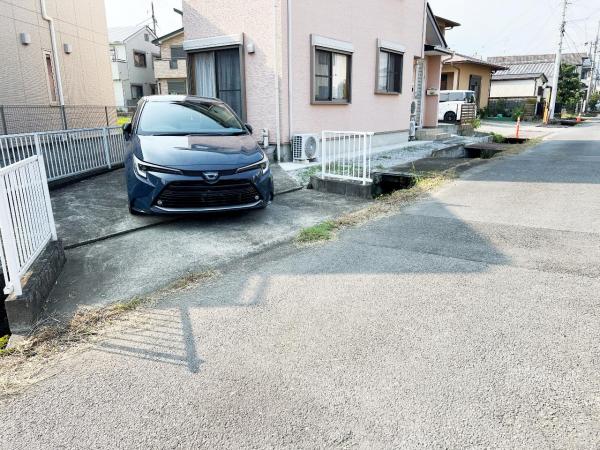 小田原市栢山 中古戸建 駐車場