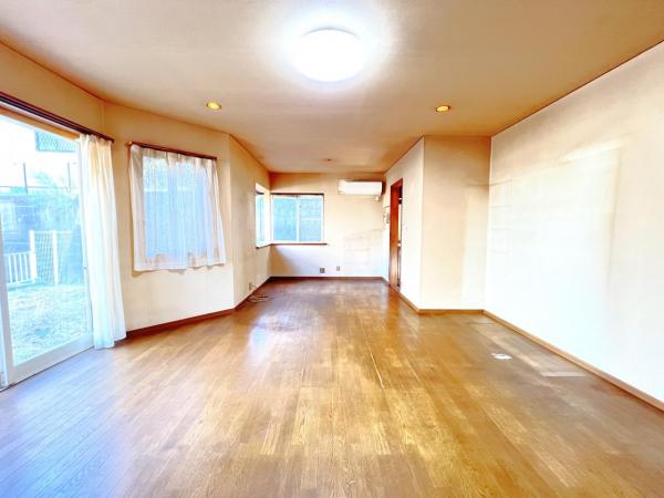 横浜市泉区緑園３丁目 中古戸建 リビングダイニング