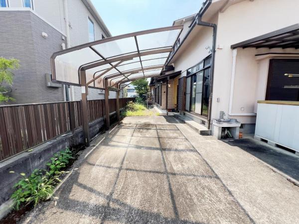小田原市曽比 中古戸建 駐車場