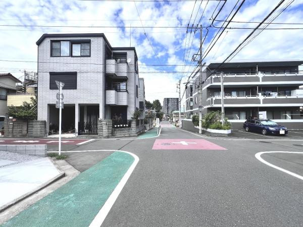 八王子市台町４丁目 戸建 前面道路含む現地写真