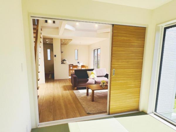 横浜市金沢区釜利谷西６丁目 戸建 リビングダイニング