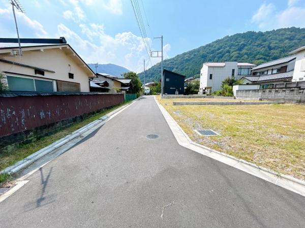 足柄上郡山北町山北 土地 前面道路含む現地写真
