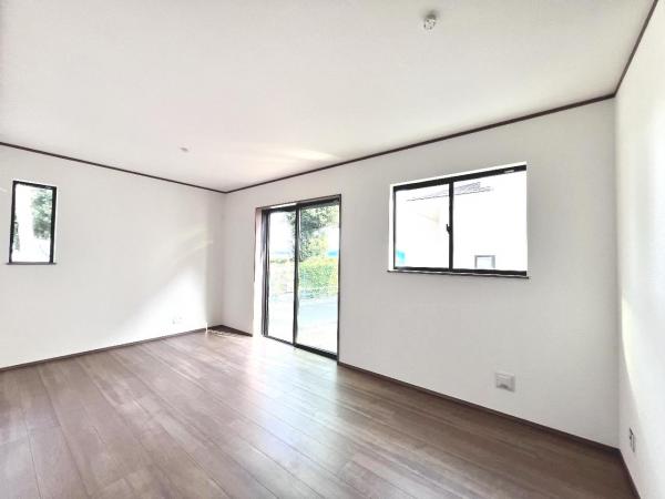 立川市富士見町３丁目 戸建 リビングダイニング