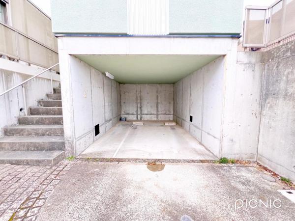 川崎市宮前区犬蔵一丁目戸建 駐車場