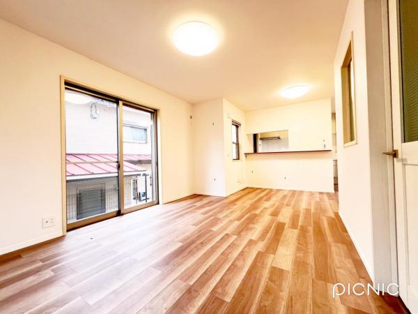 川崎市宮前区犬蔵一丁目戸建 リビング