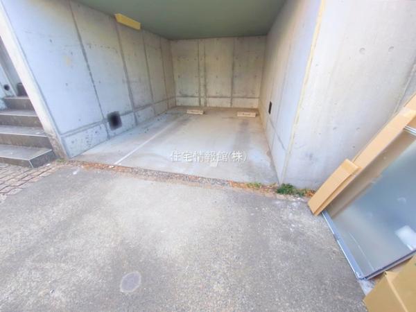 川崎市宮前区犬蔵一丁目戸建 