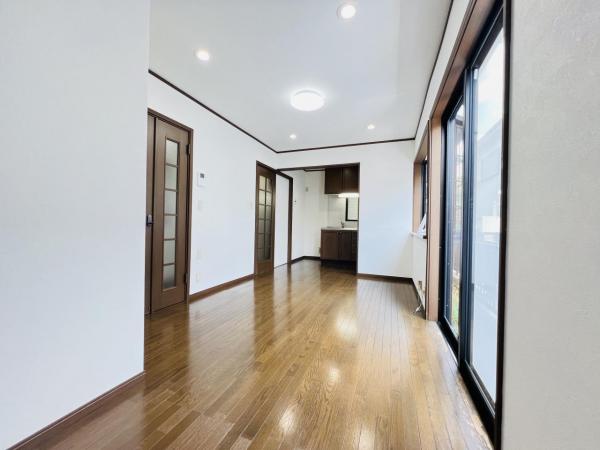 横浜市瀬谷区北新 中古戸建 リビング