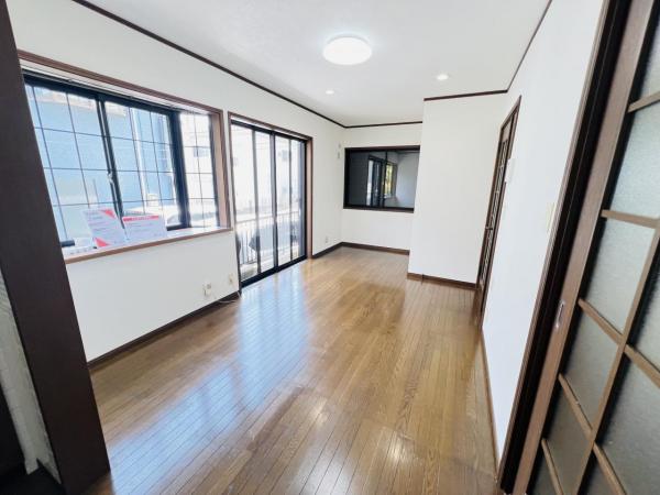 横浜市瀬谷区北新 中古戸建 リビングダイニング