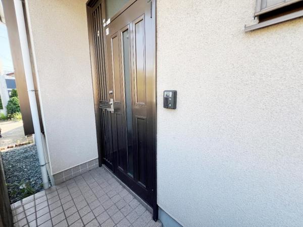 小田原市新屋 中古戸建 玄関