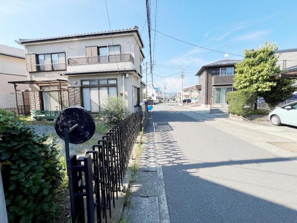 小田原市新屋 中古戸建 前面道路含む現地写真