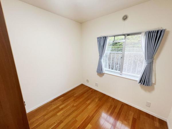 エクレール二宮B棟 洋室