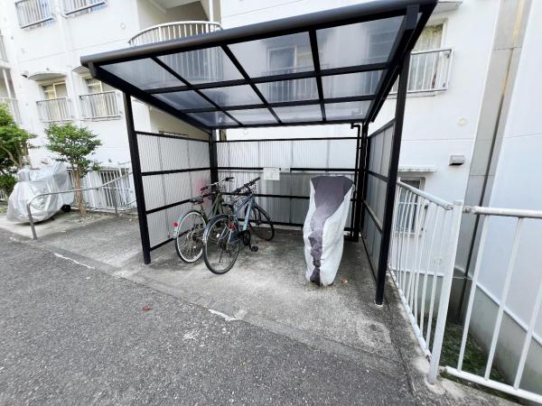 エクレール二宮B棟 駐輪場