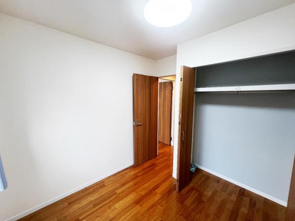 エクレール二宮B棟 洋室