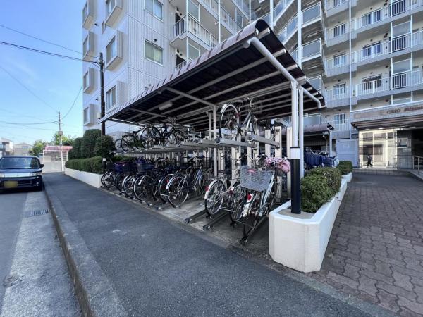 クリオ南林間弐番館 駐輪場