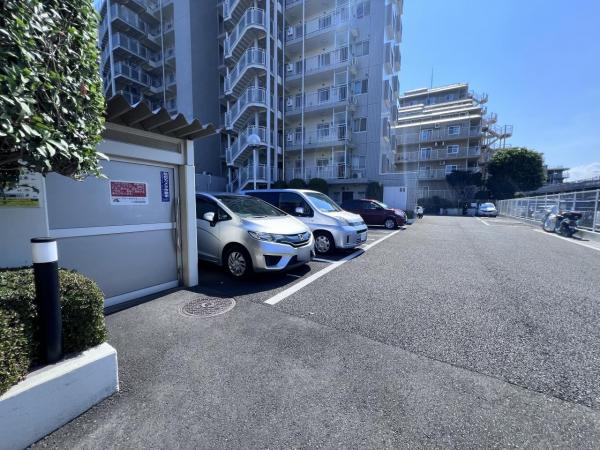 クリオ南林間弐番館 駐車場