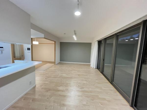 The　NOBUTO　HILLS　FOREST　COURT リビングダイニング