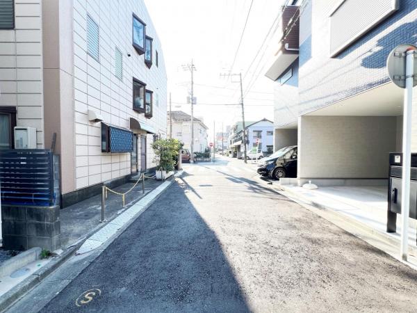川崎市川崎区藤崎４丁目 戸建 前面道路含む現地写真