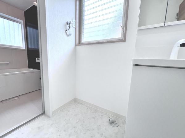 八王子市加住町2丁目 ランドリースペース