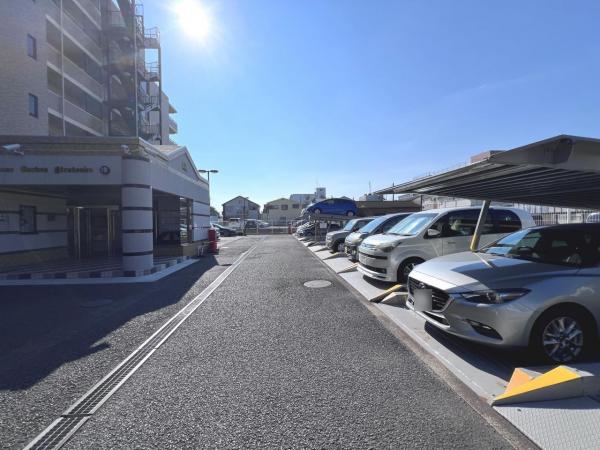 ライオンズガーデン平塚 駐車場