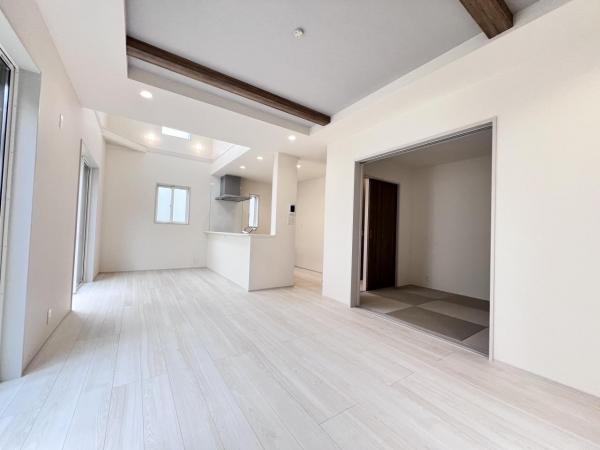 平塚市寺田縄 リビングダイニング