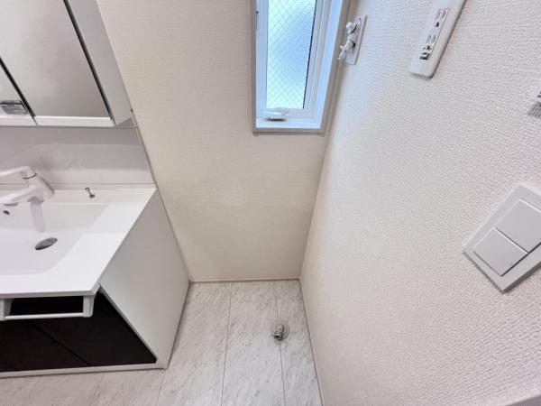 平塚市寺田縄 ランドリースペース