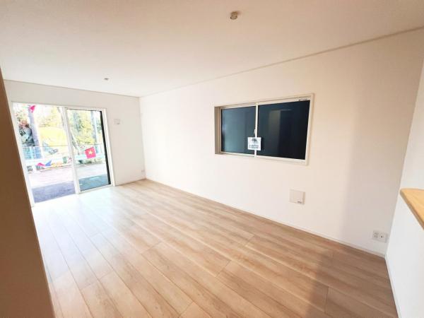 相模原市南区新戸 戸建   リビングダイニング