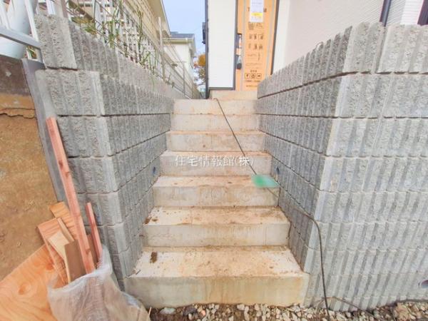 横浜市青葉区荏田西3丁目15番 