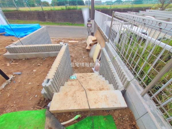 横浜市青葉区荏田西3丁目15番 