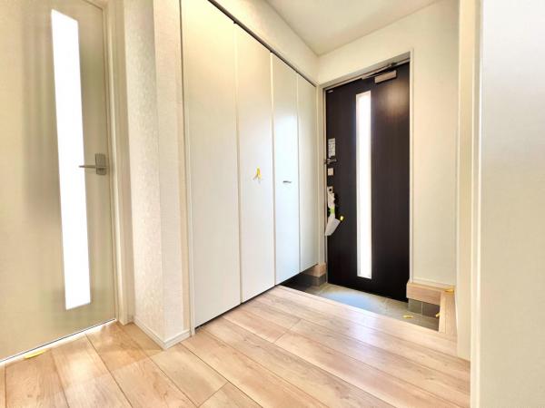 伊勢原市高森 戸建 玄関