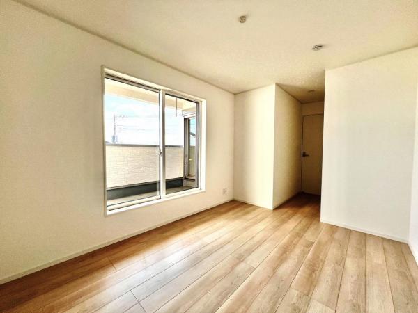 伊勢原市高森 戸建 洋室