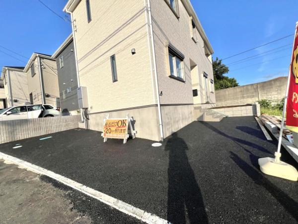 伊勢原市高森 戸建 駐車場