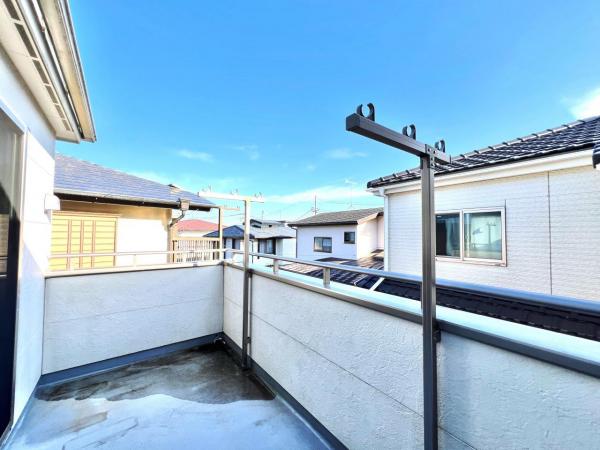 伊勢原市上粕屋 中古戸建 バルコニー