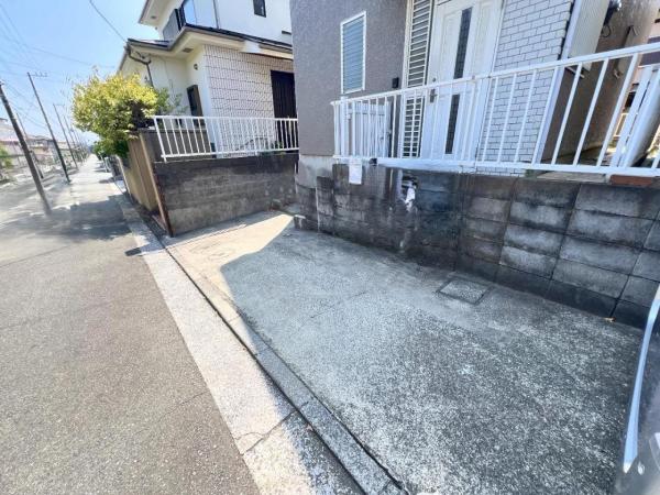 横浜市金沢区高舟台２丁目 中古戸建 駐車場