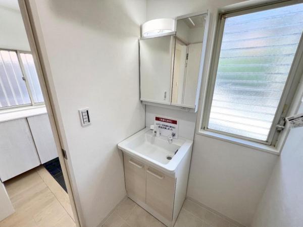 横浜市金沢区高舟台２丁目 中古戸建 洗面化粧台