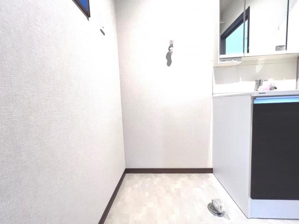 平塚市南金目 中古戸建 ランドリースペース