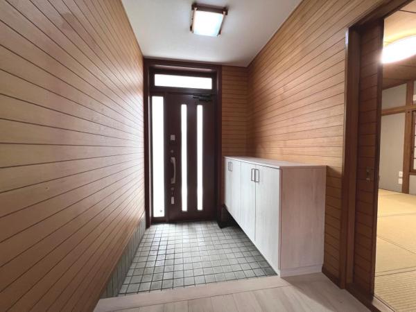 町田市真光寺３丁目 中古戸建 玄関