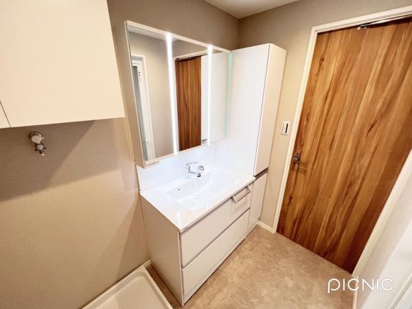 フォレスト国立 洗面化粧台