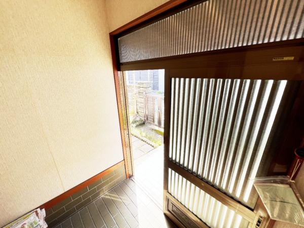 南足柄市塚原 中古戸建 玄関