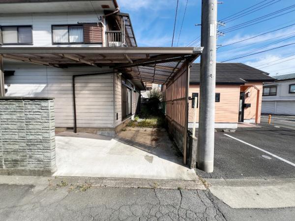 南足柄市塚原 中古戸建 駐車場