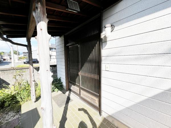 南足柄市塚原 中古戸建 玄関